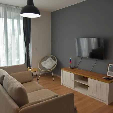 Sunlit Elegance Escape Warna