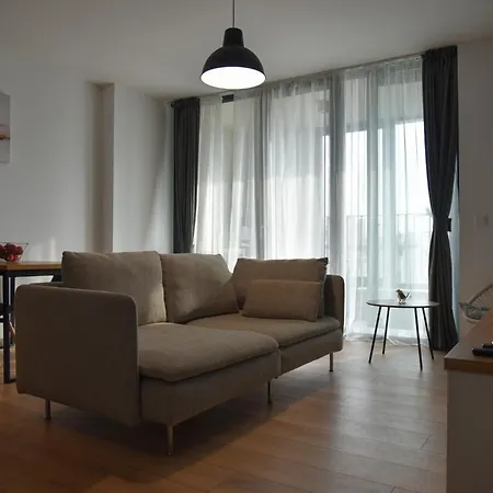 Apartament Sunlit Elegance Escape