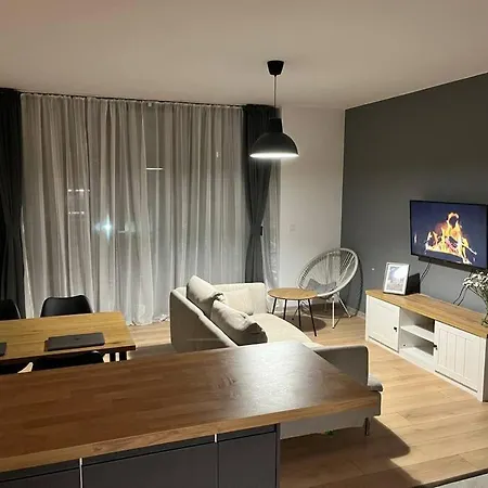 Apartament Sunlit Elegance Escape *