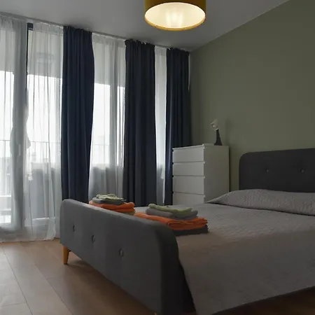 Sunlit Elegance Escape Apartment *