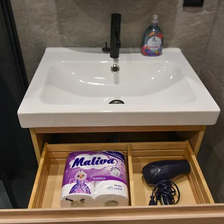 Sunlit Elegance Escape *