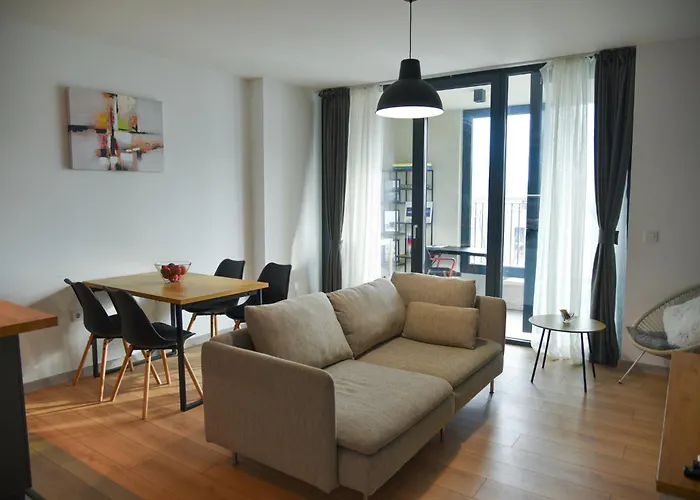 Sunlit Elegance Escape Apartamento