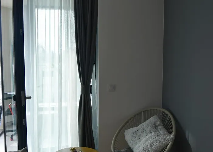 Sunlit Elegance Escape *