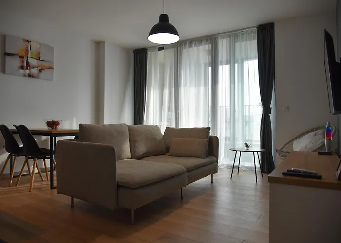 Apartamento Sunlit Elegance Escape