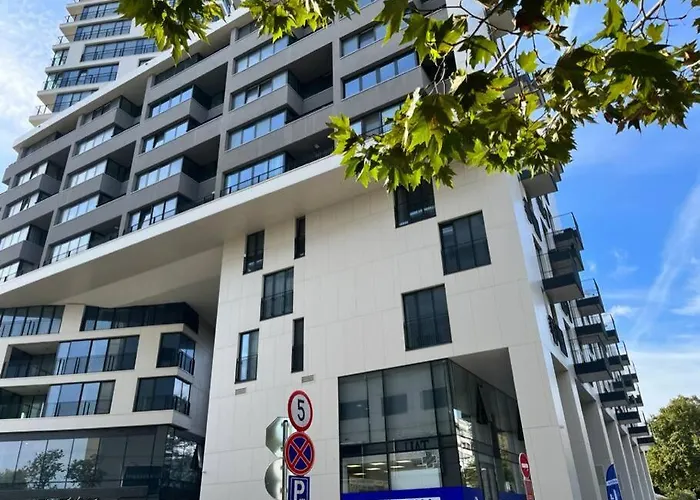 Sunlit Elegance Escape Apartamento *